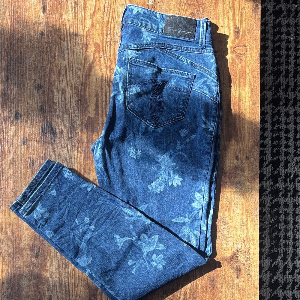 Seven7 Denim with Floral Pattern